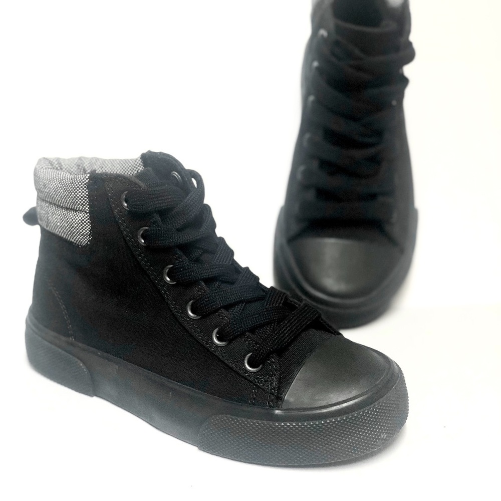 High-Top Sneakers Black Canvas Size 13